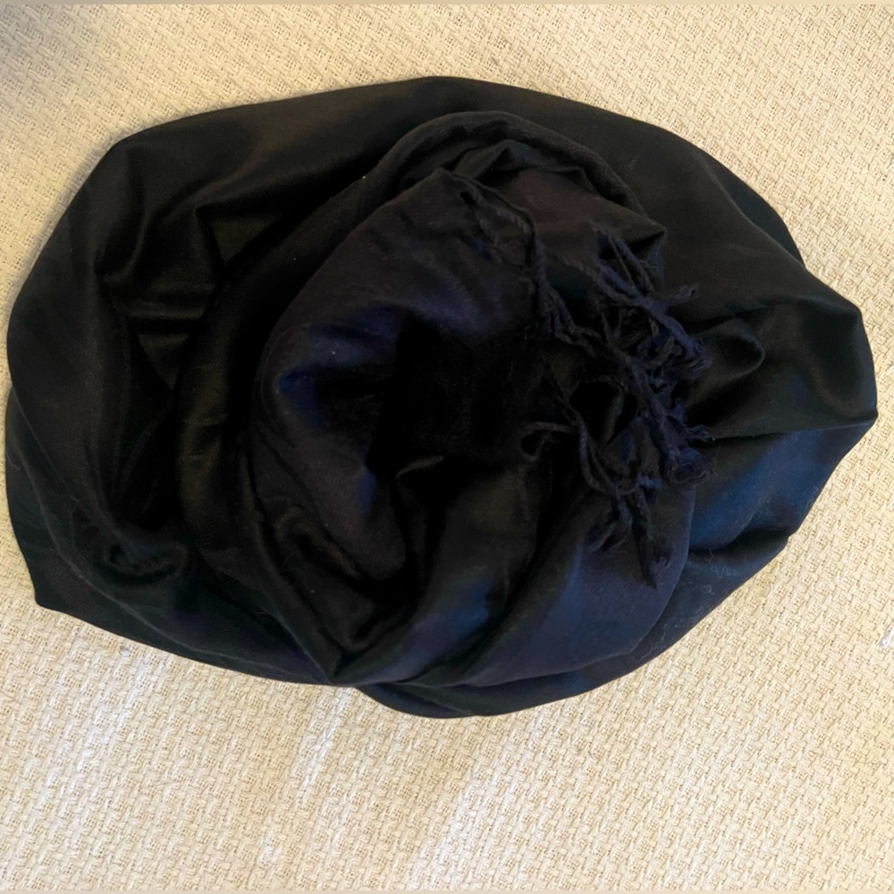 Black Jacquard Pashmina